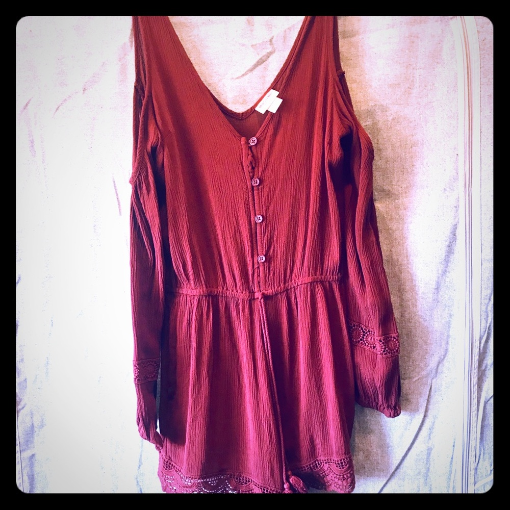 Mossimo small boho cold shoulder romper EUC